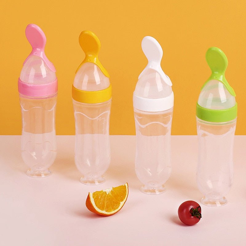 Biberon avec cuillère pour nouveau - né | EasyBottle™ - Bébé en croissance